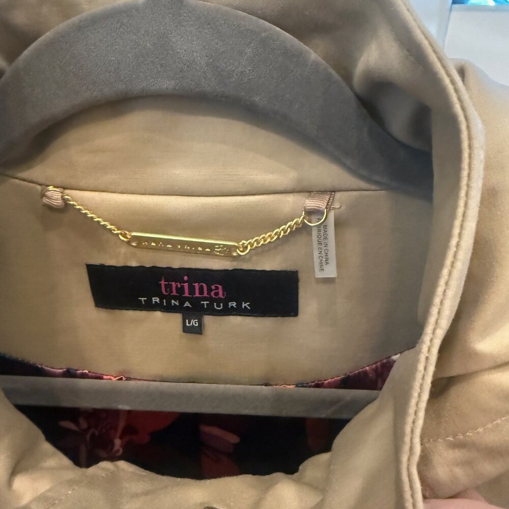 Trina Turk Raincoat, Size L, new without tags - Picture 4 of 5